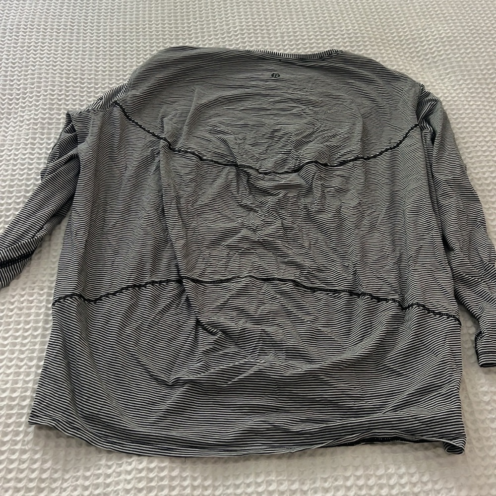 Lululemon - Picture 2 of 2